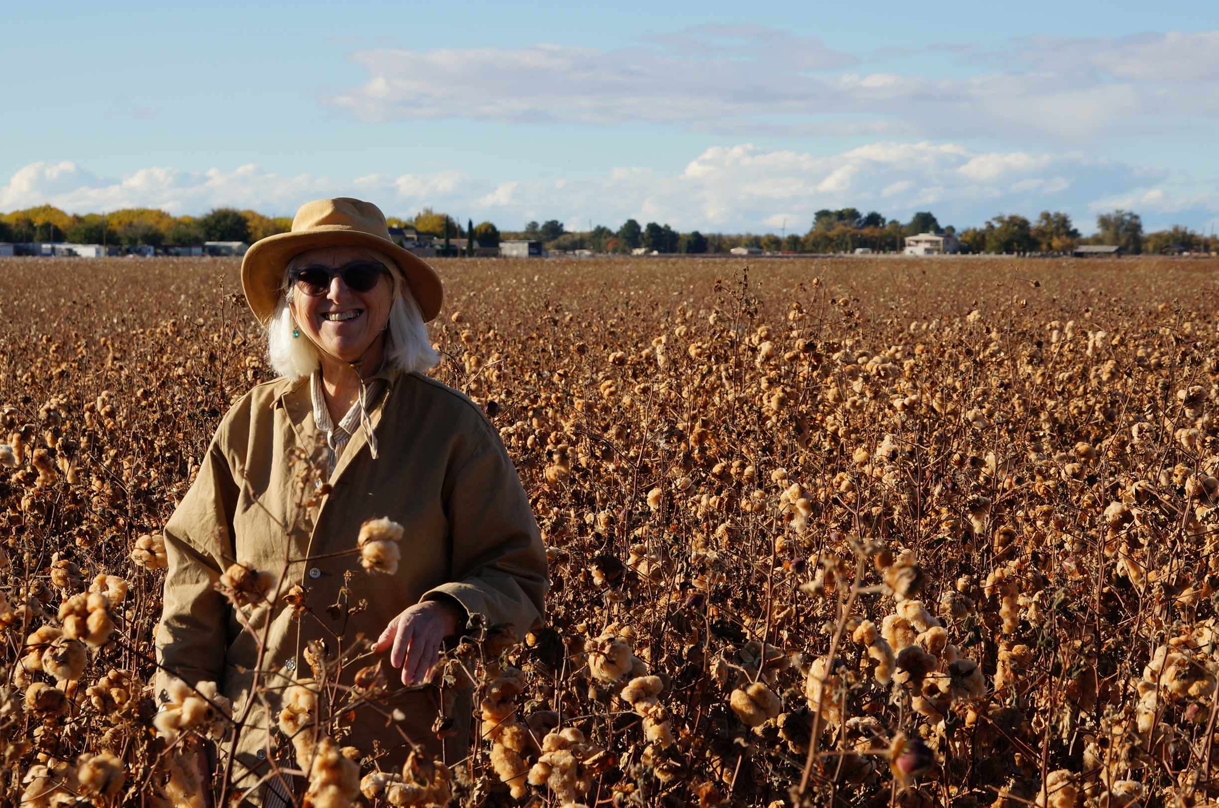 茶綿のルーツを辿る旅 — サリーフォックスと「EXTRA CHINOS」に込めた、BIG JOHNの矜持