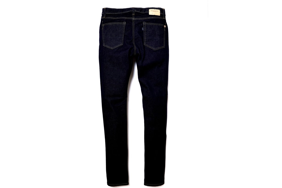 NEW シルエット登場