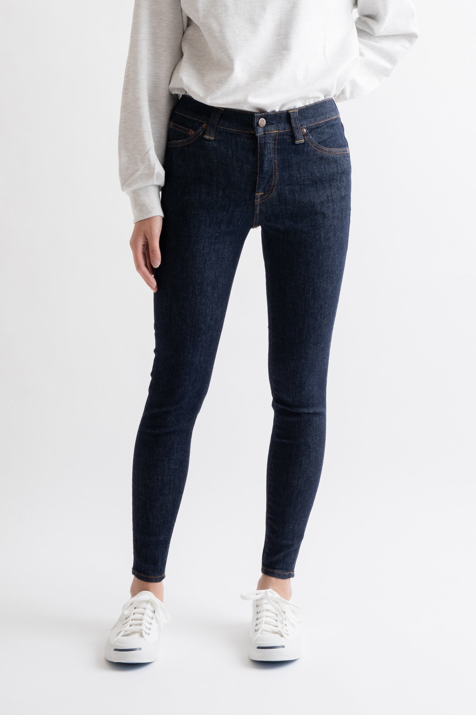 MML106K (001) Nude leg