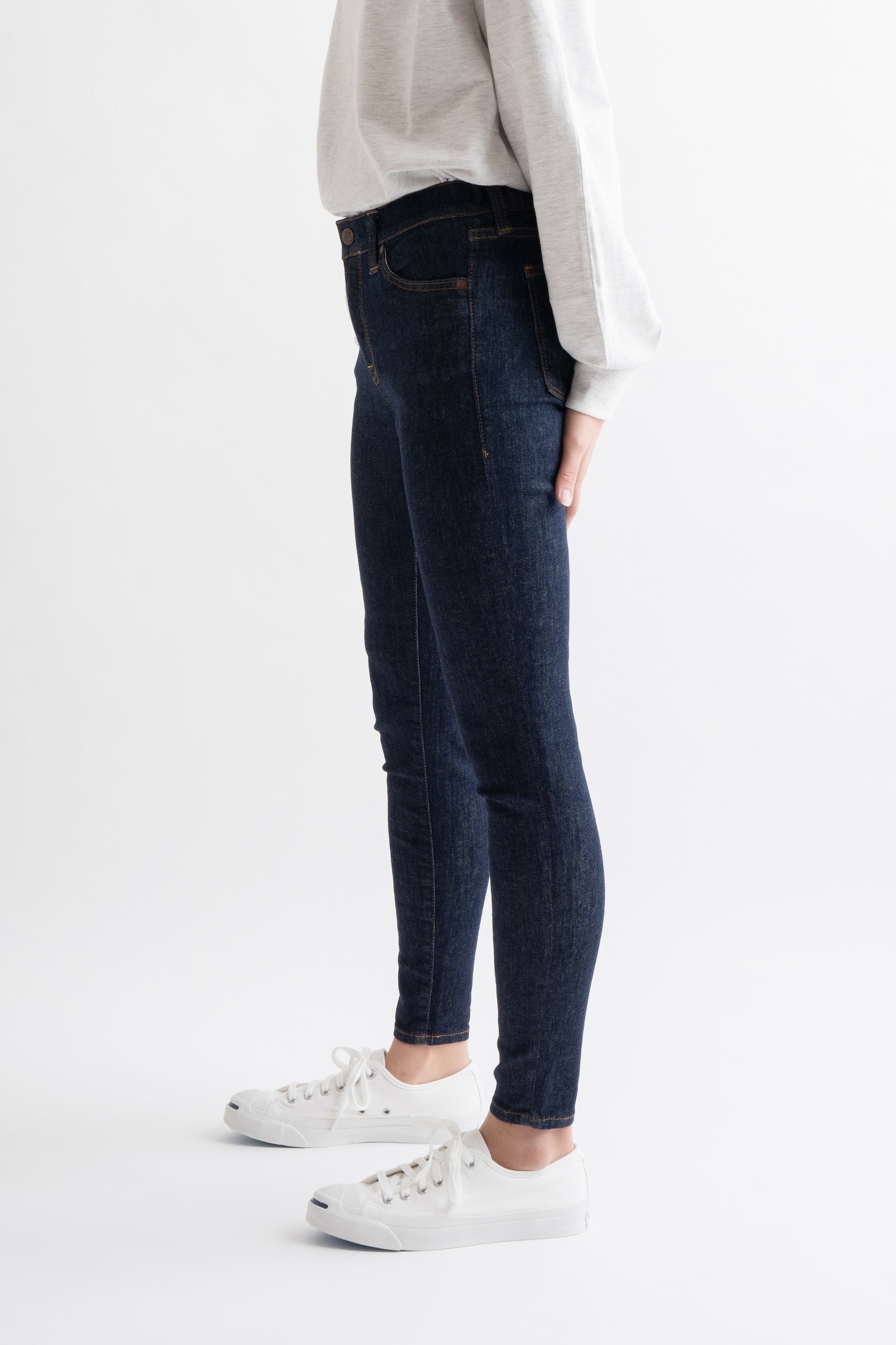 MML106K (001) Nude leg