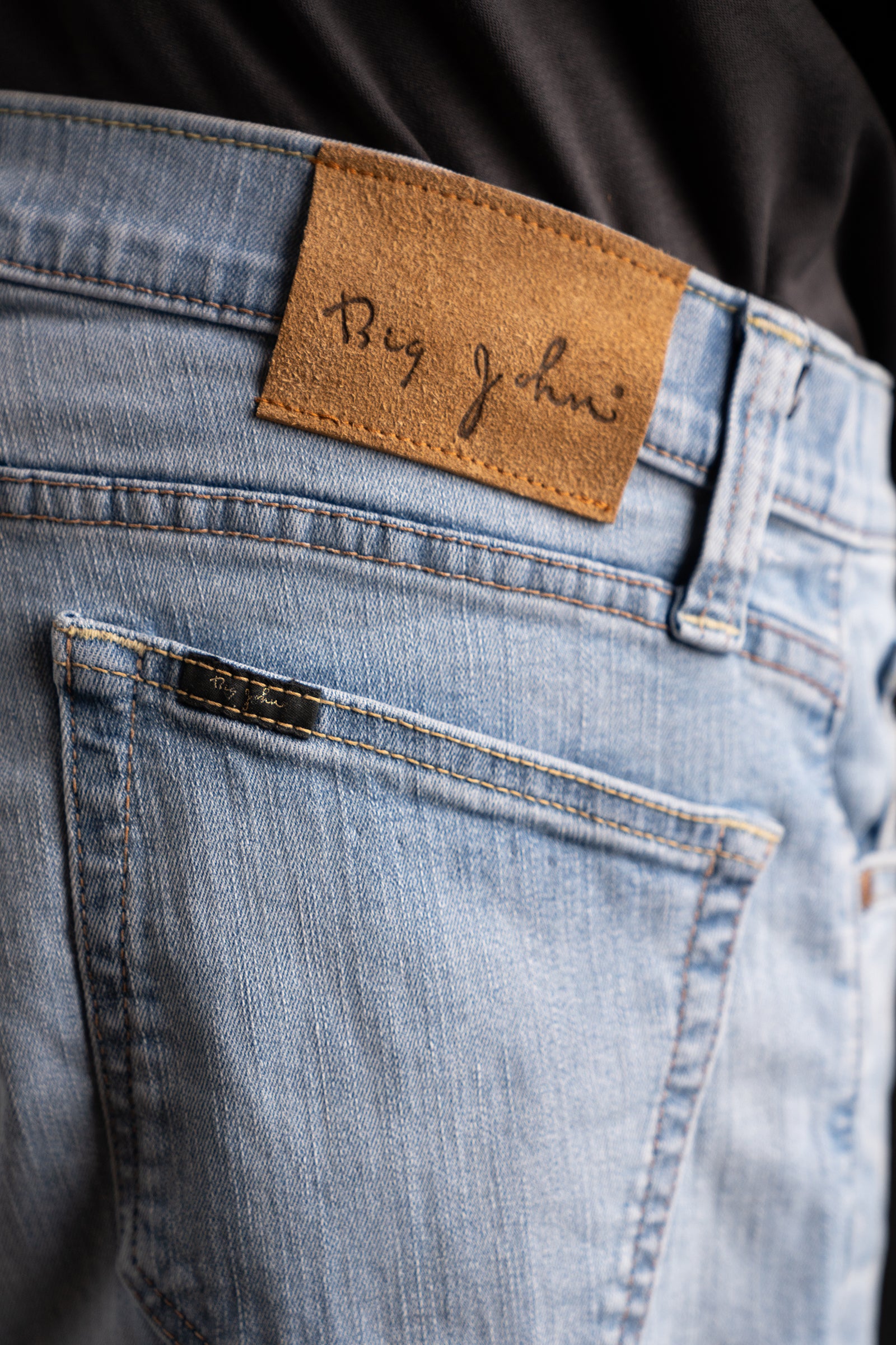 MMM134J (419) Carrot Leg