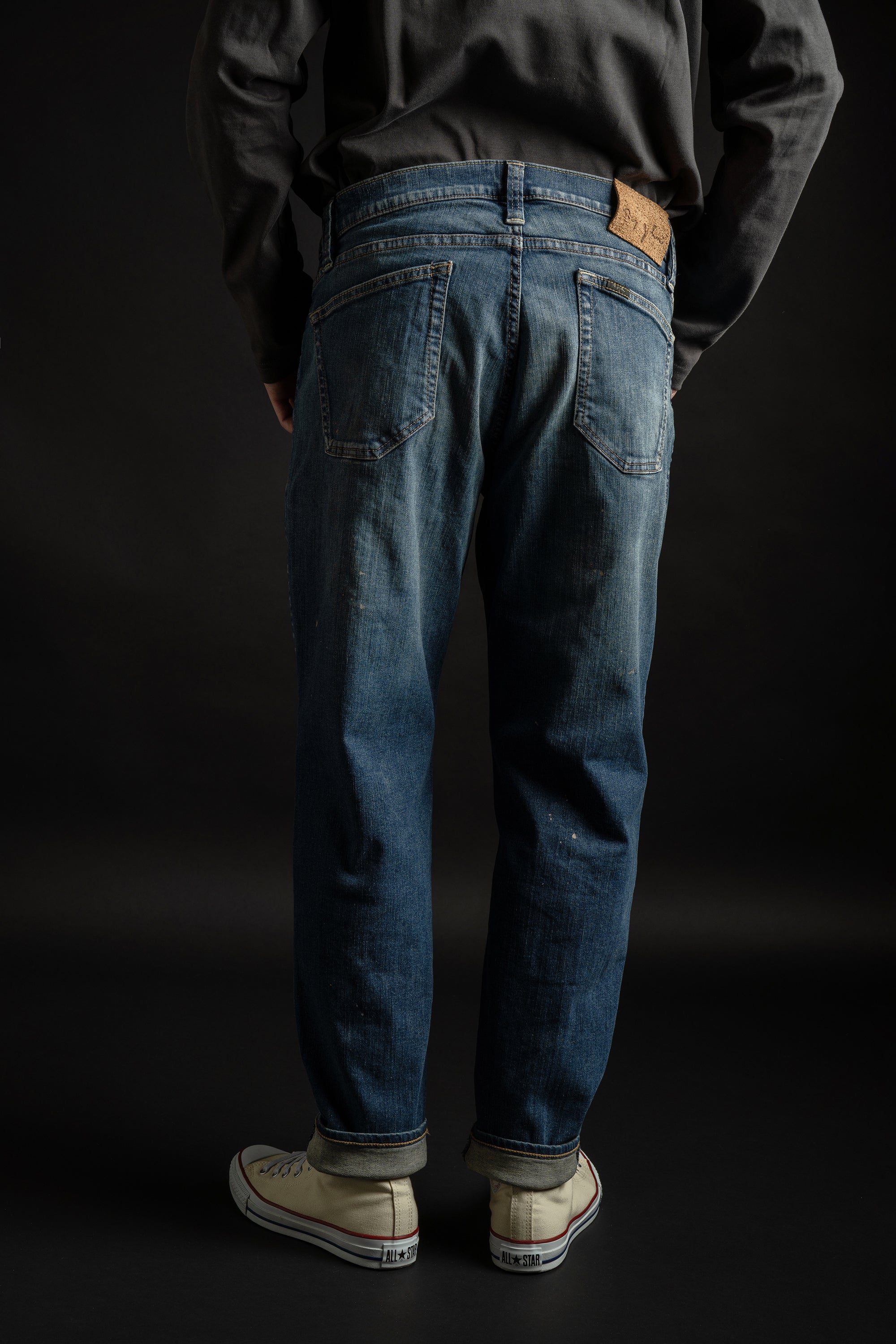 MMM134J (352R) Carrot Leg