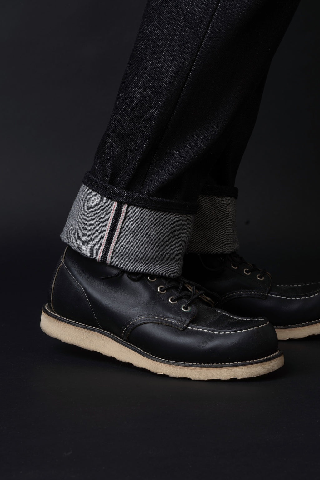 M104G (00BK) 23oz Black selvedge denim / Straight