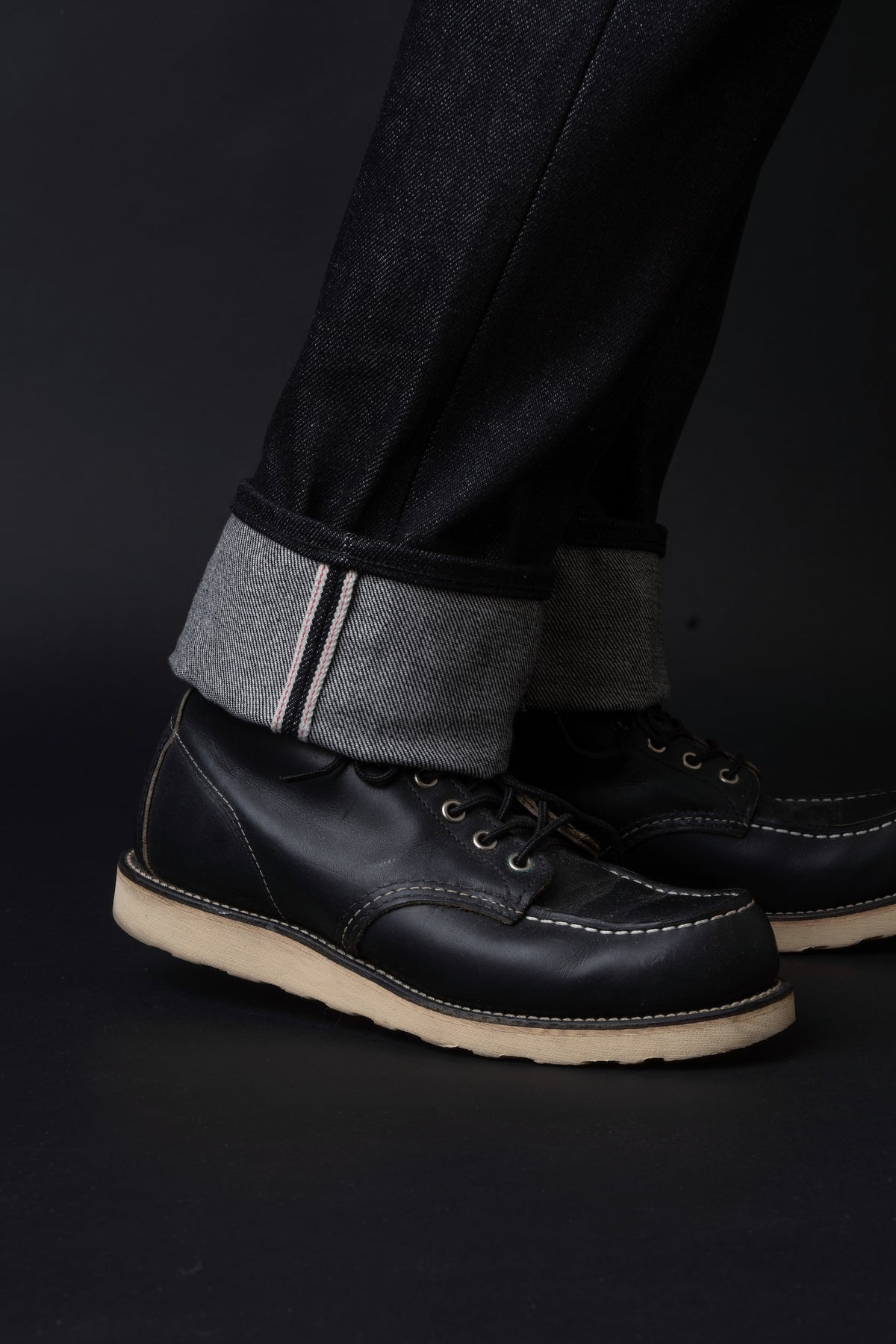 M104G (00BK) 23oz Black selvedge denim / Straight