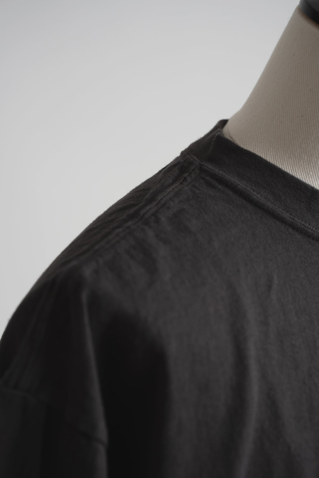 MTE001 (60) 丸胴 Tee BEAVER CHARCOAL