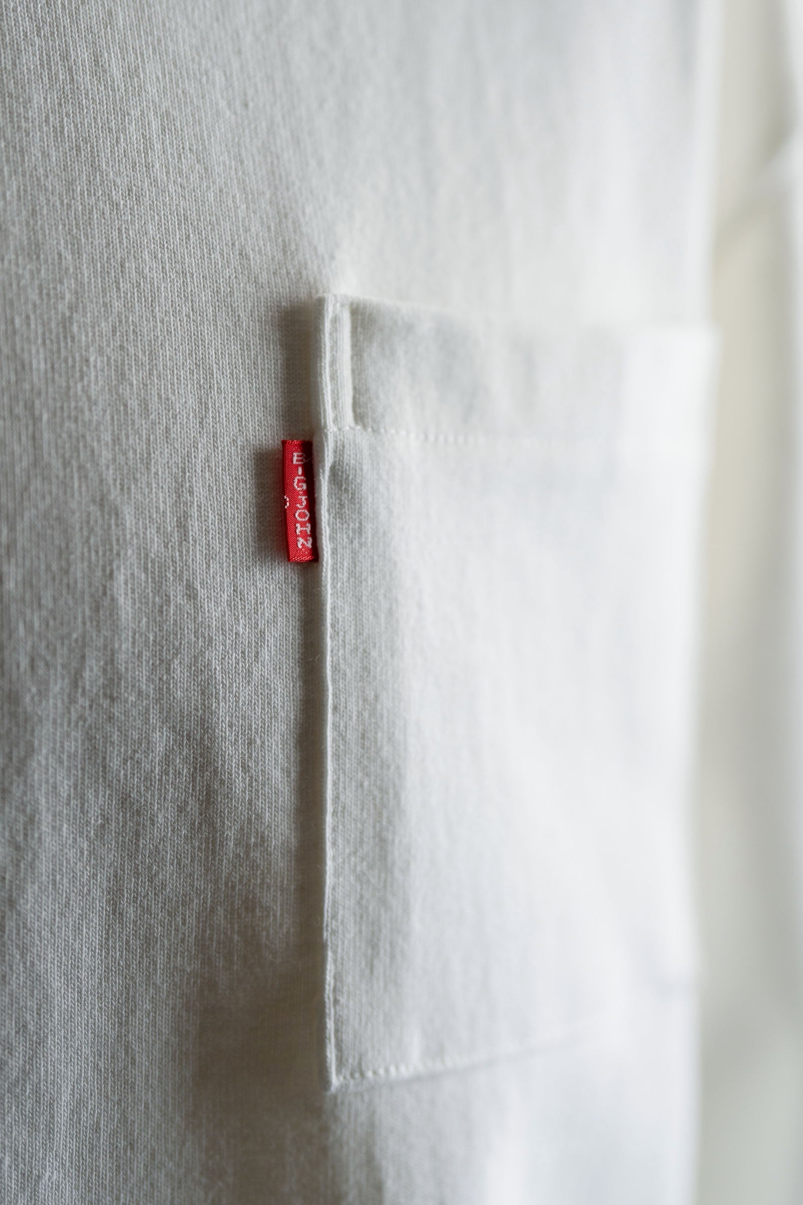 MHTS04M Magnum Weight 3/4 Pocket Tee